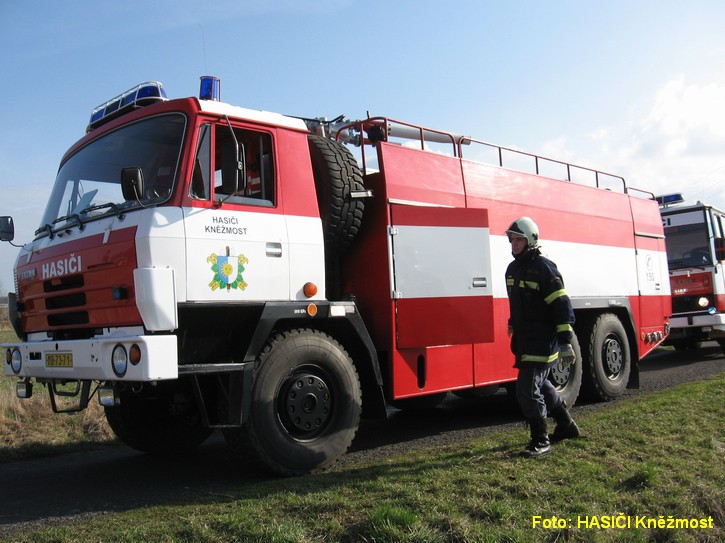 Požár_trávy-Mnichovo_Hradiště_30.3.2009_0004.jpg